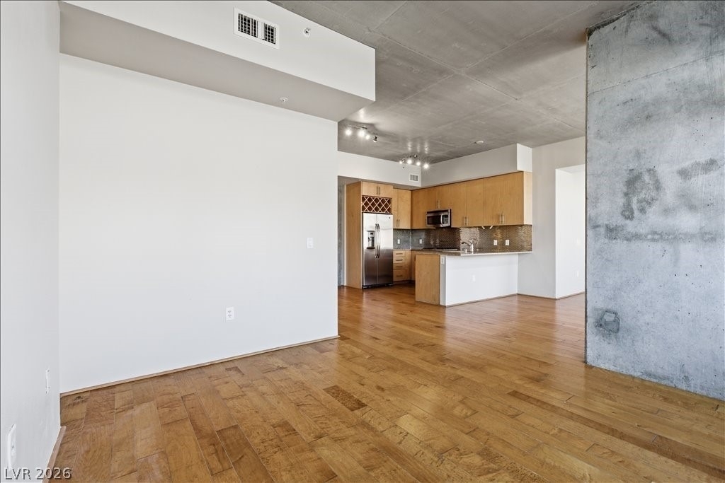 353 E Bonneville Avenue - Photo 5