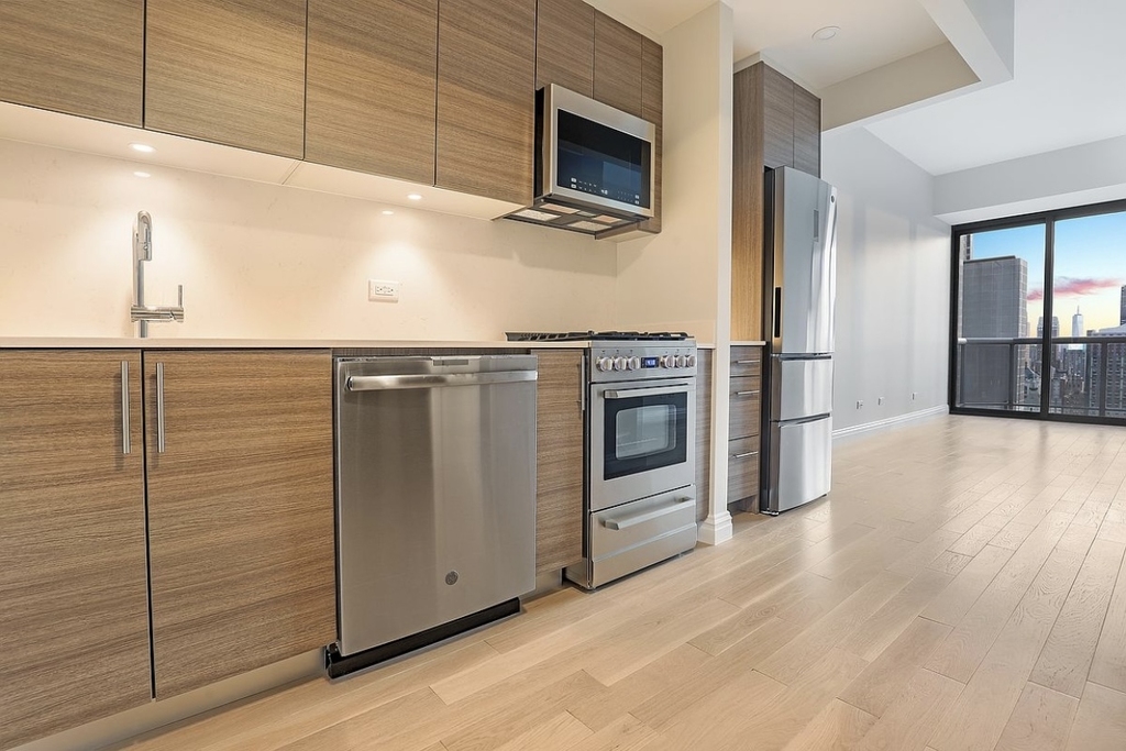 West 48th Street - Photo 3
