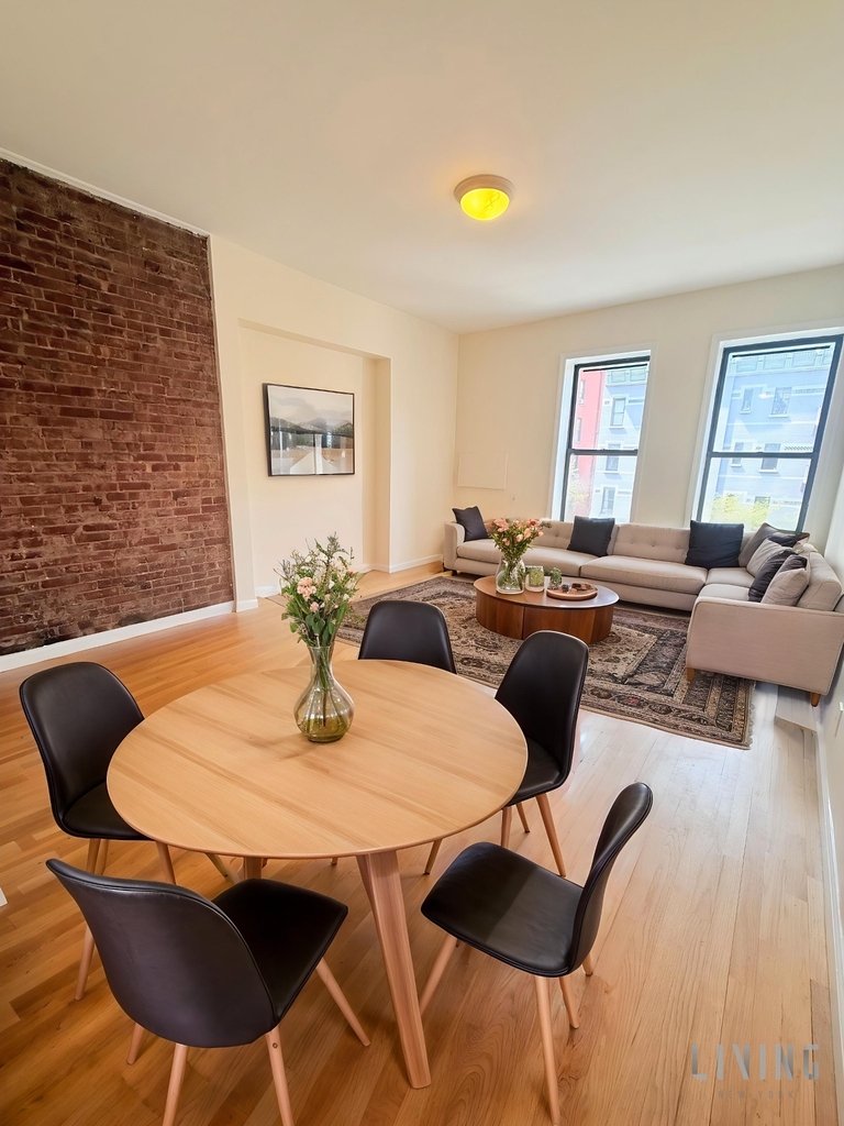 46 West 73rd Street - Photo 2
