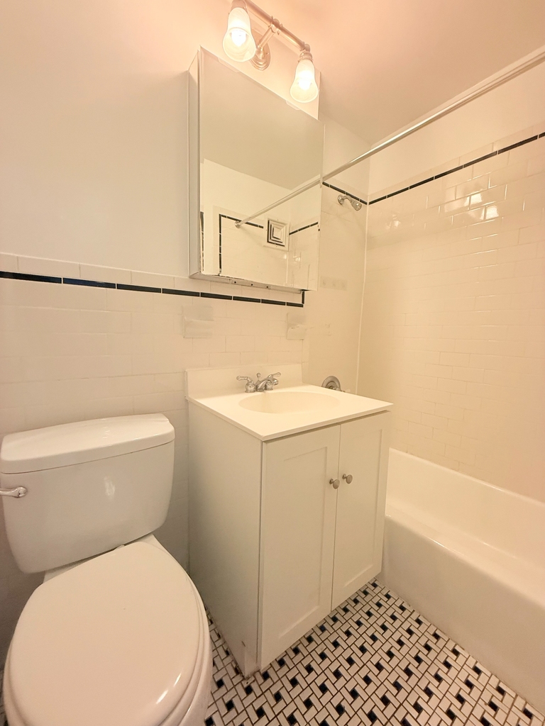 46 West 73rd Street - Photo 5