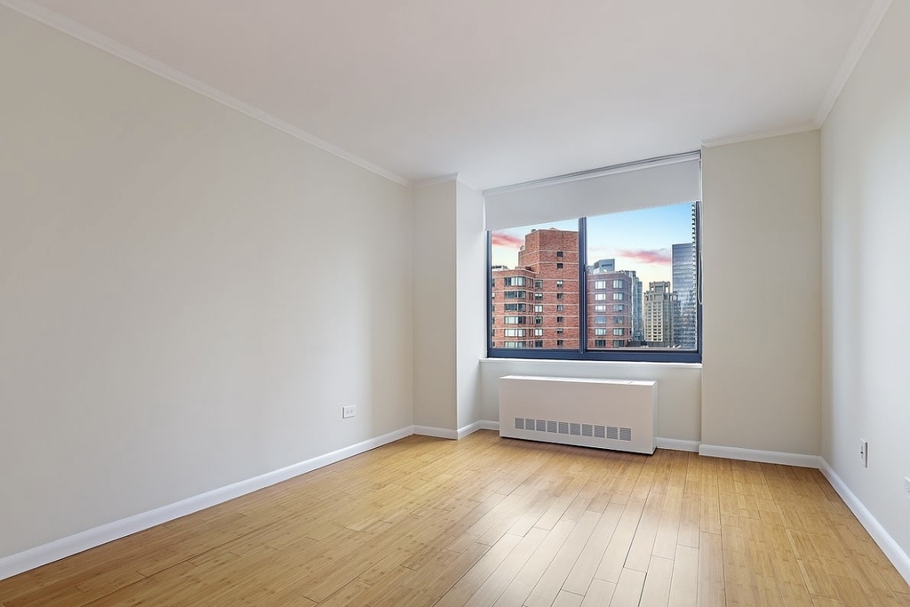 West 48th Street - Photo 3