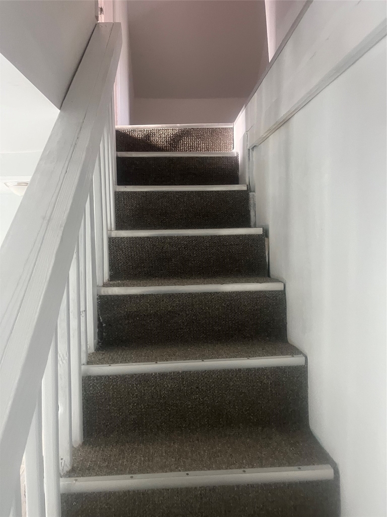 127 Burbank Ave - Photo 5