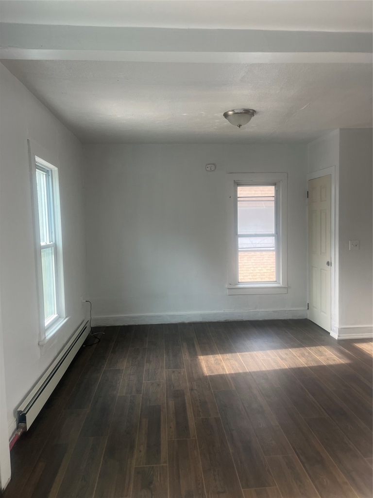 127 Burbank Ave - Photo 2