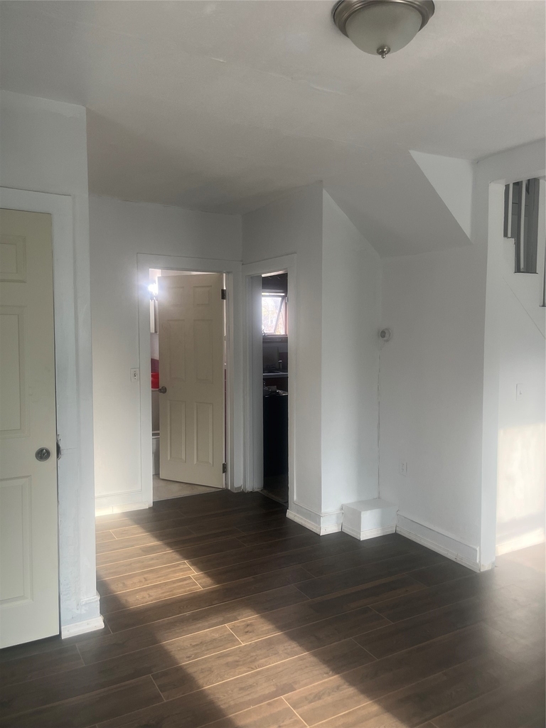 127 Burbank Ave - Photo 4