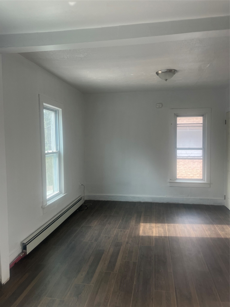 127 Burbank Ave - Photo 3
