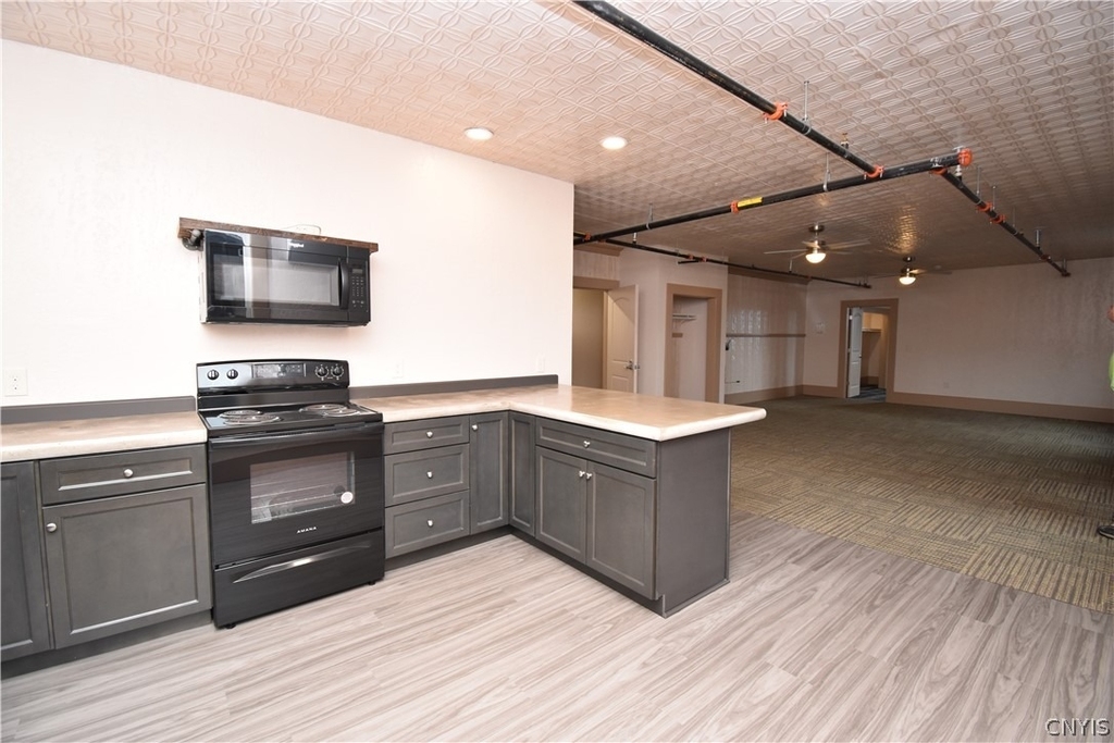 152 Court Street - Photo 4