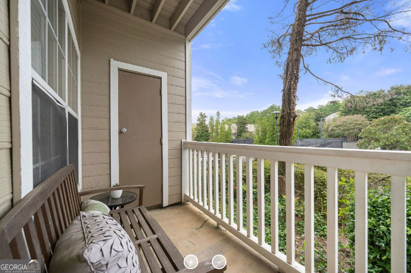 7150 W Peachtree Dunwoody Road - Photo 16
