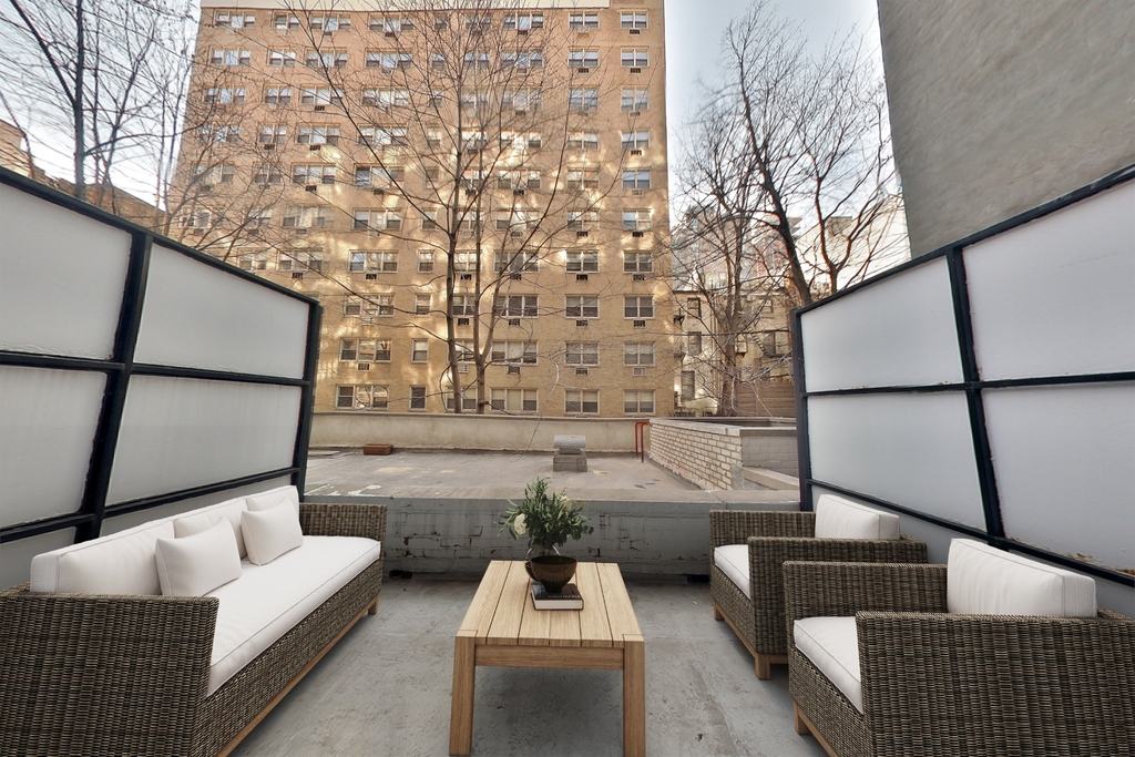 East 36th Street - Photo 8