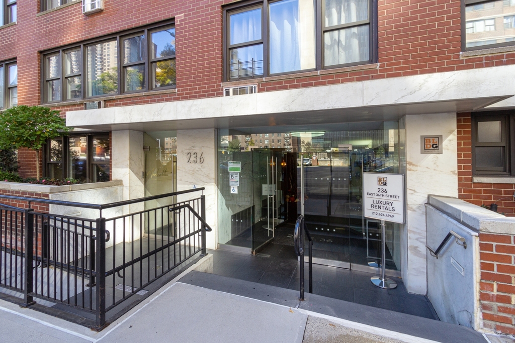 East 36th Street - Photo 6