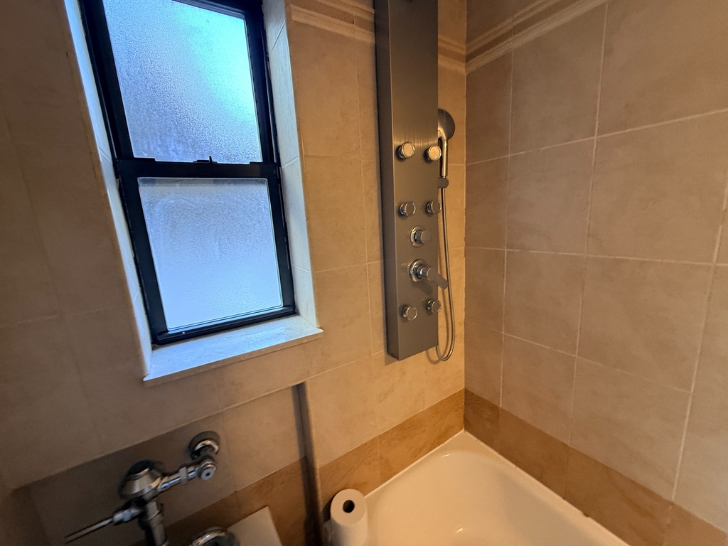319 East 50th Street - Photo 10