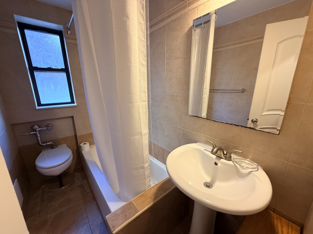 319 East 50th Street - Photo 9