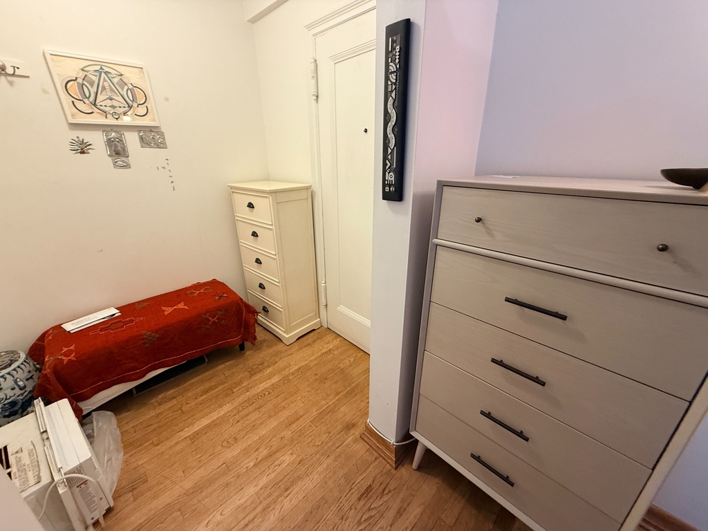 319 East 50th Street - Photo 14