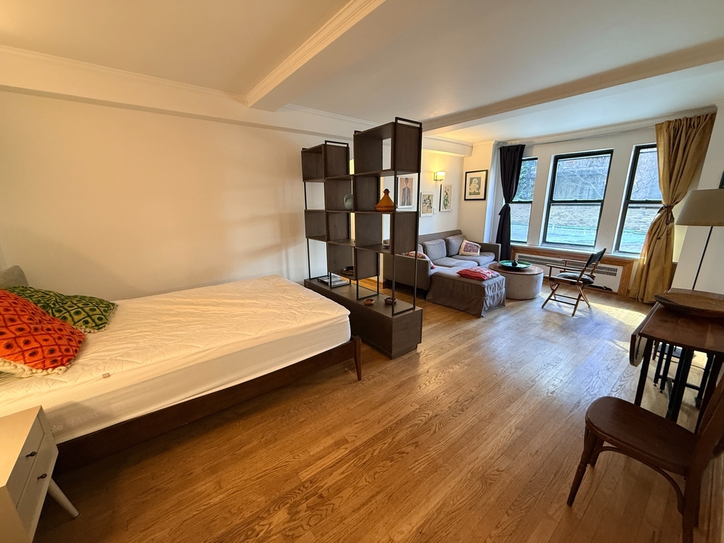 319 East 50th Street - Photo 0