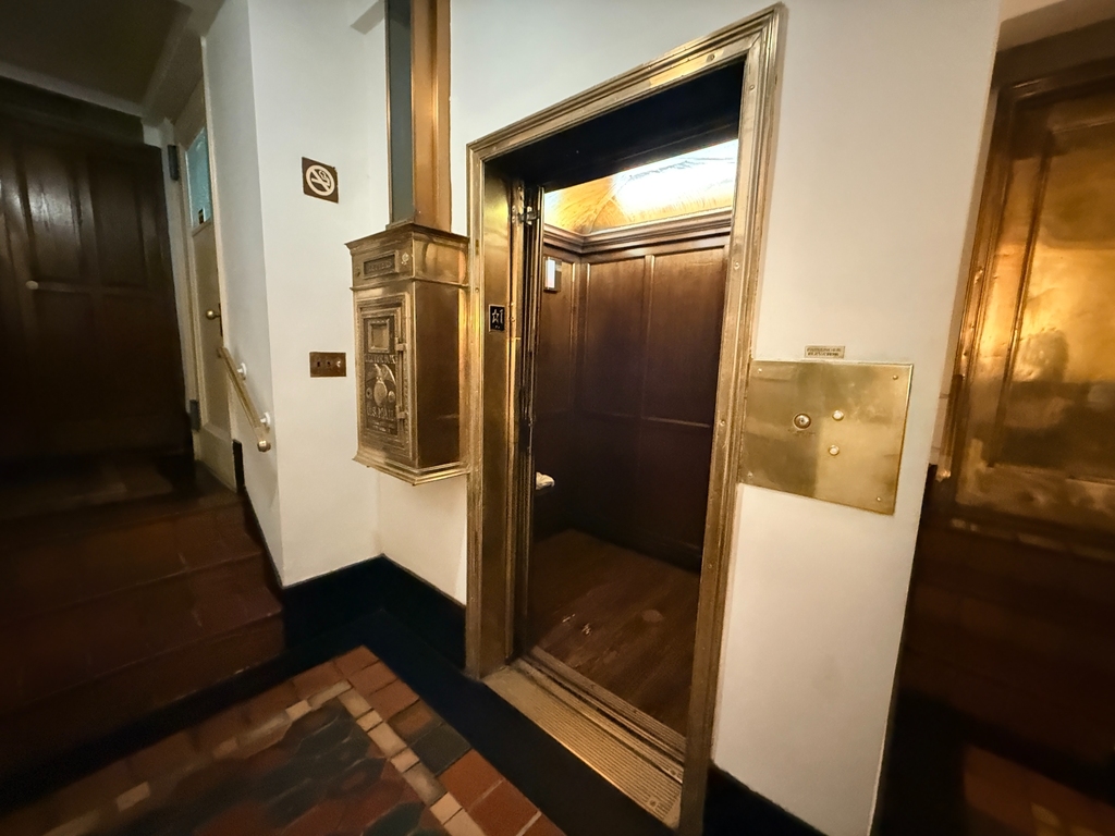 319 East 50th Street - Photo 18