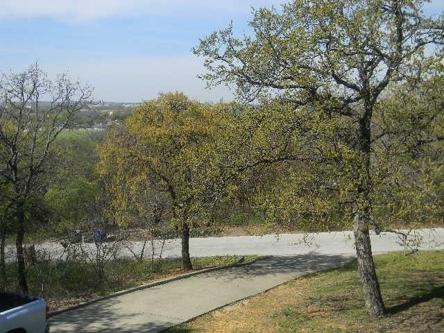 416 Roland Drive - Photo 3