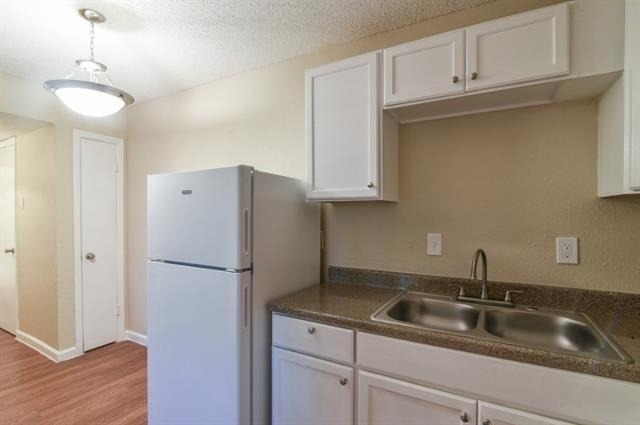 8128 Barclay Street - Photo 7
