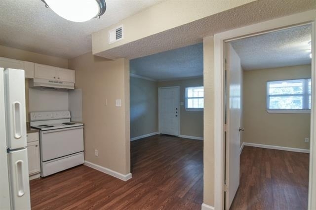 8128 Barclay Street - Photo 11