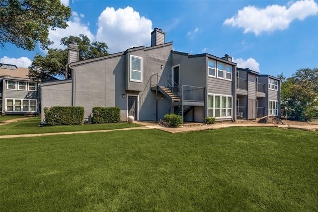 9696 Walnut Street - Photo 0
