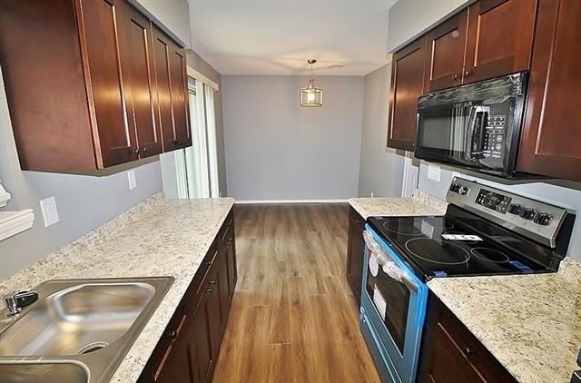 921 Cedar Terrace - Photo 9