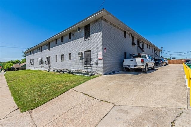 602 N Lancaster Avenue - Photo 3