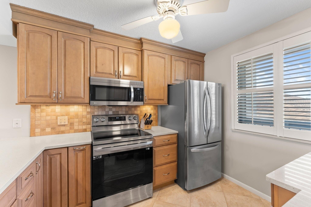 601 S Seas Drive - Photo 2
