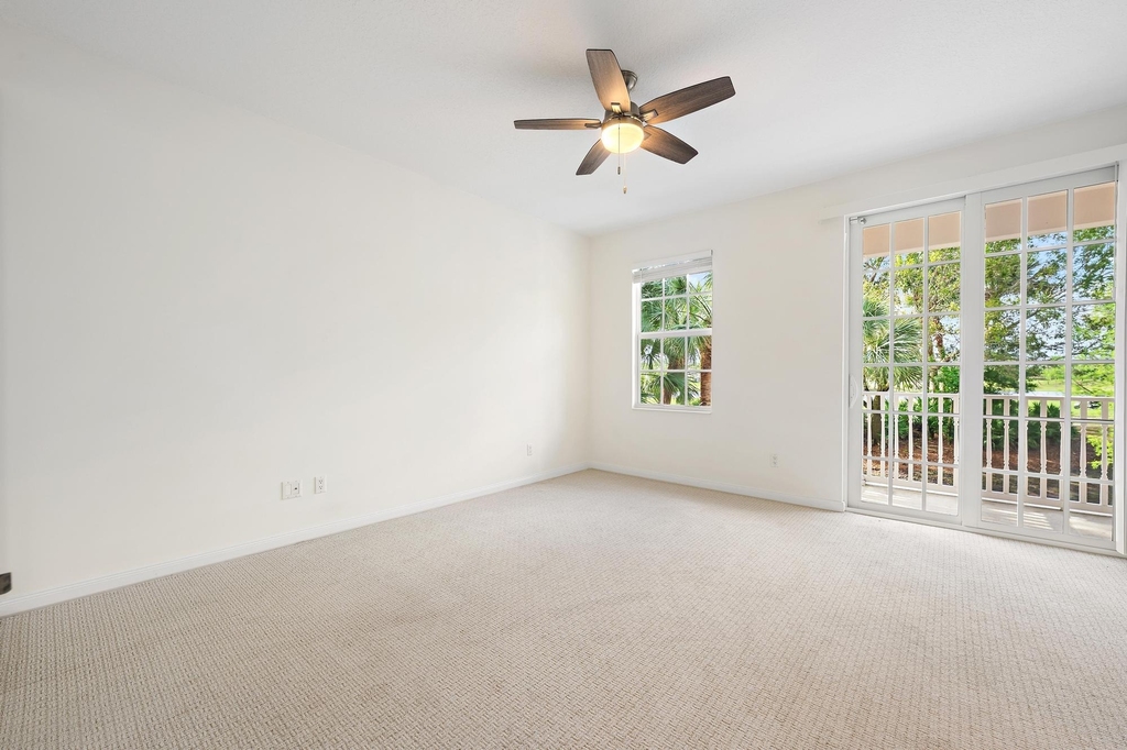 136 Ashley Court - Photo 10