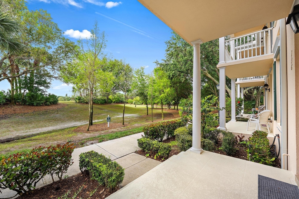 136 Ashley Court - Photo 2