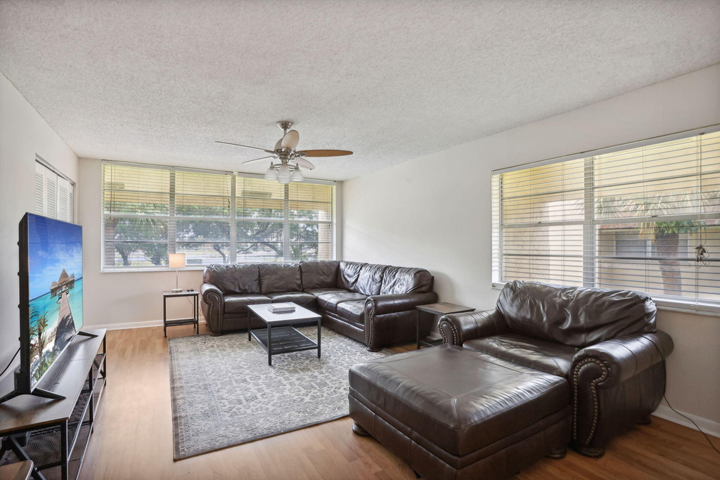 2825 Sw 22nd Avenue - Photo 9