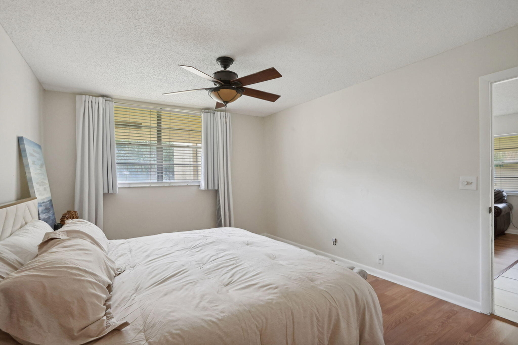 2825 Sw 22nd Avenue - Photo 16