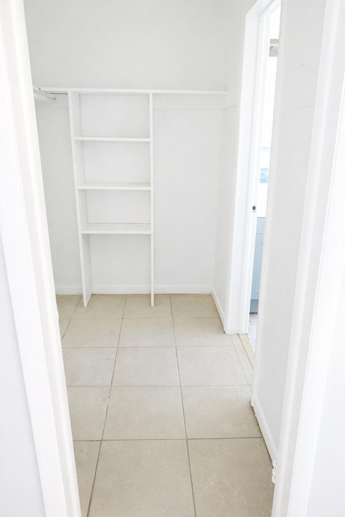 1017 Se 3rd Street - Photo 8