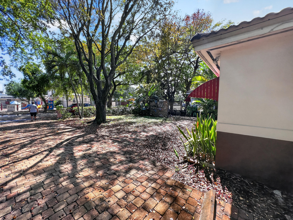 1857 Buchanan Street - Photo 4