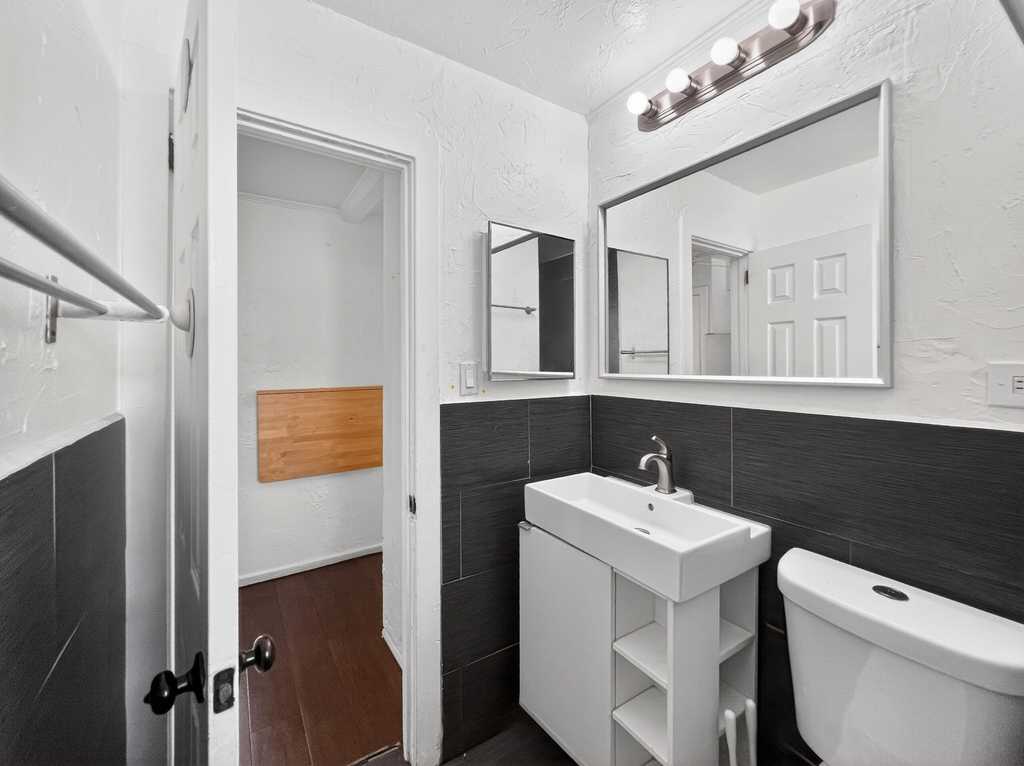 1857 Buchanan Street - Photo 12