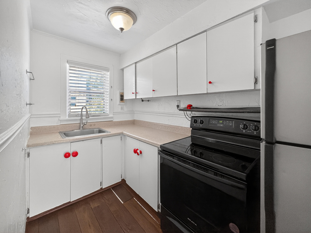 1857 Buchanan Street - Photo 8