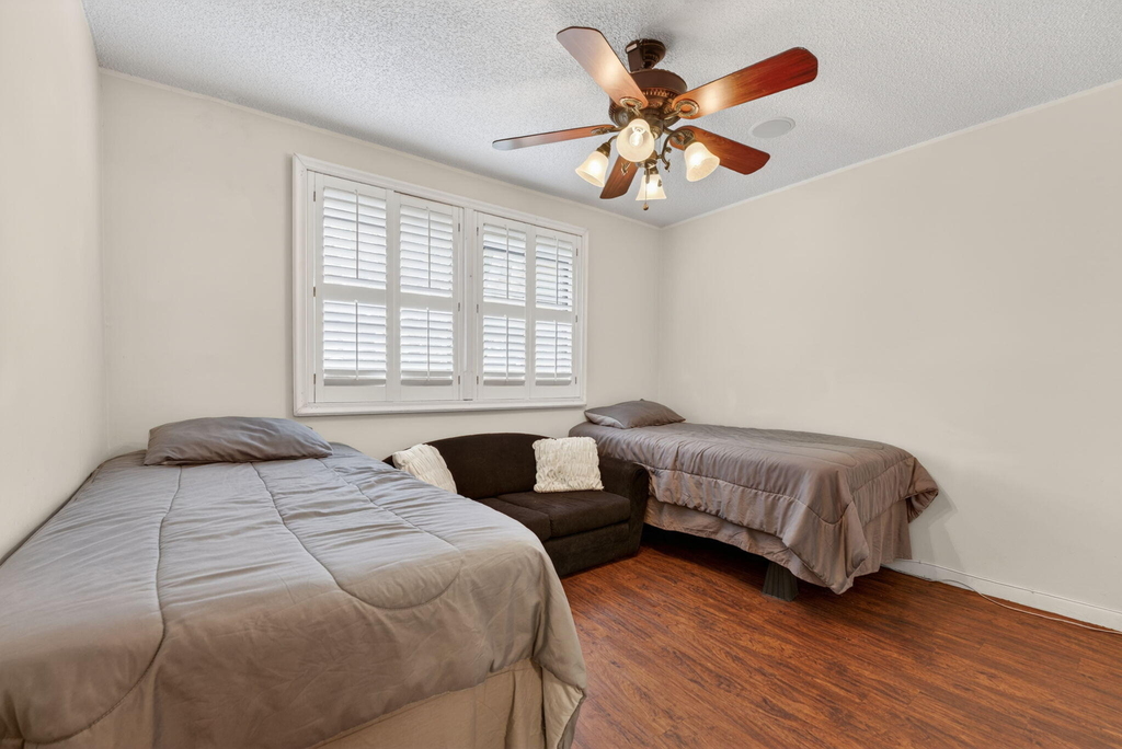 3951 Ne 17th Avenue - Photo 10