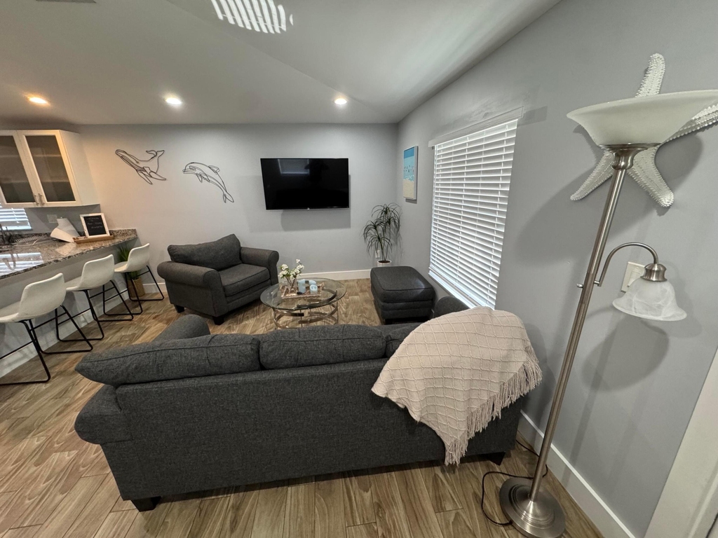 601 N E Street - Photo 2