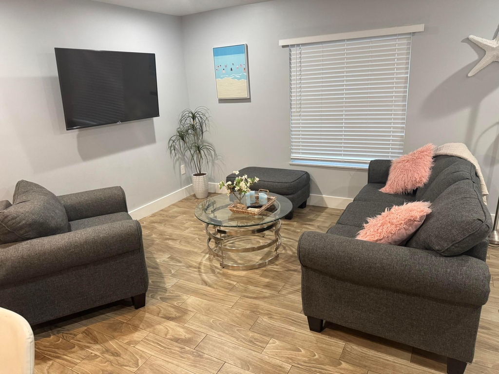 601 N E Street - Photo 3