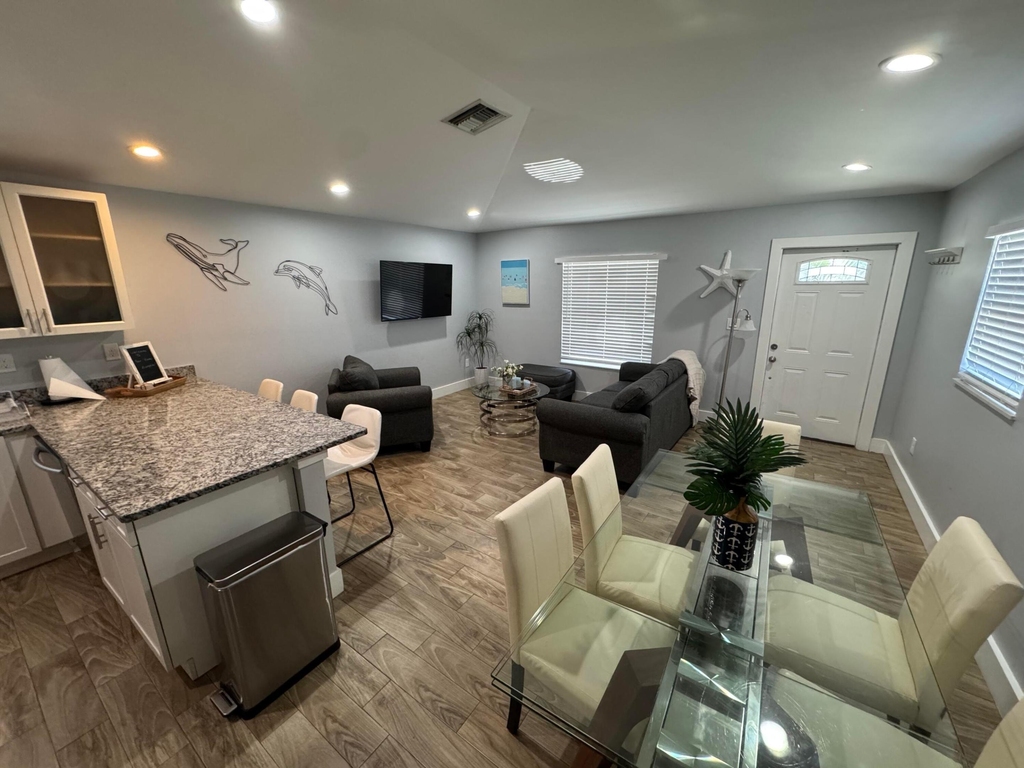 601 N E Street - Photo 5