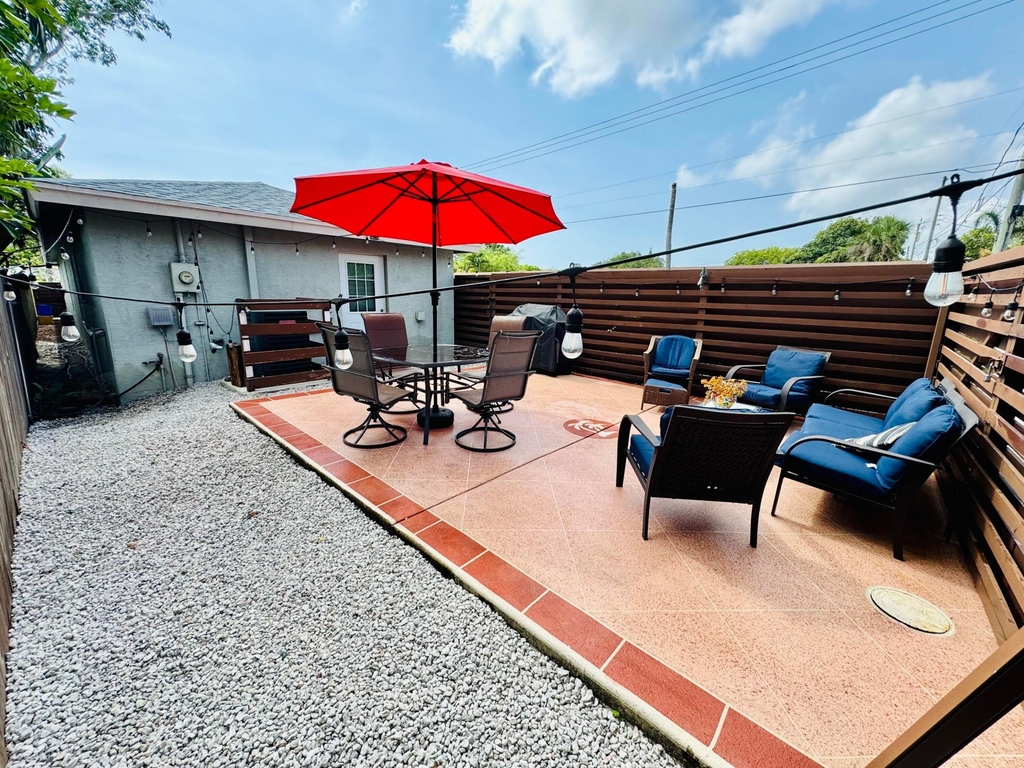 601 N E Street - Photo 24