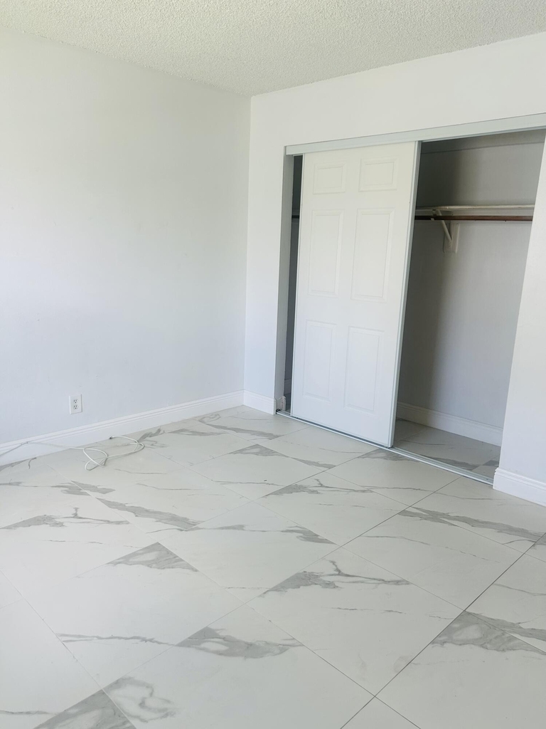 1471 Nw 20th Street - Photo 5