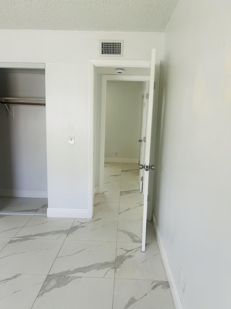 1471 Nw 20th Street - Photo 6
