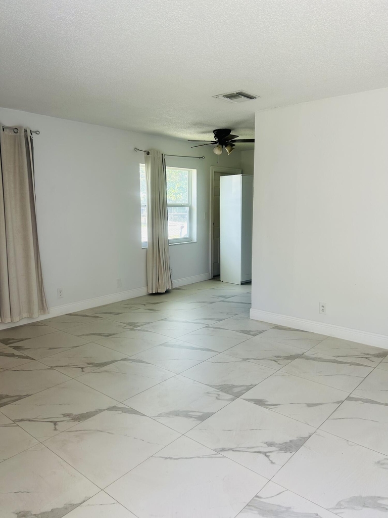1471 Nw 20th Street - Photo 10