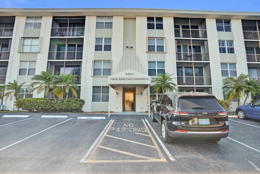 4501 Ne 21 Avenue - Photo 0