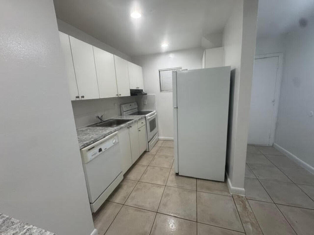 5525 Sw 41st Street - Photo 2
