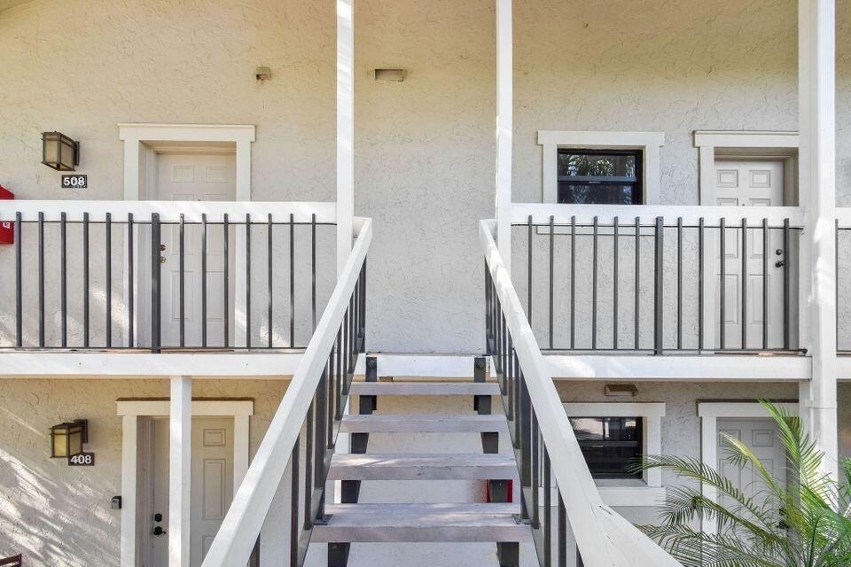 11863 Wimbledon Circle - Photo 0