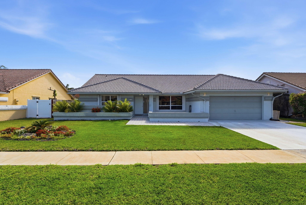9284 Laurel Green Drive - Photo 0