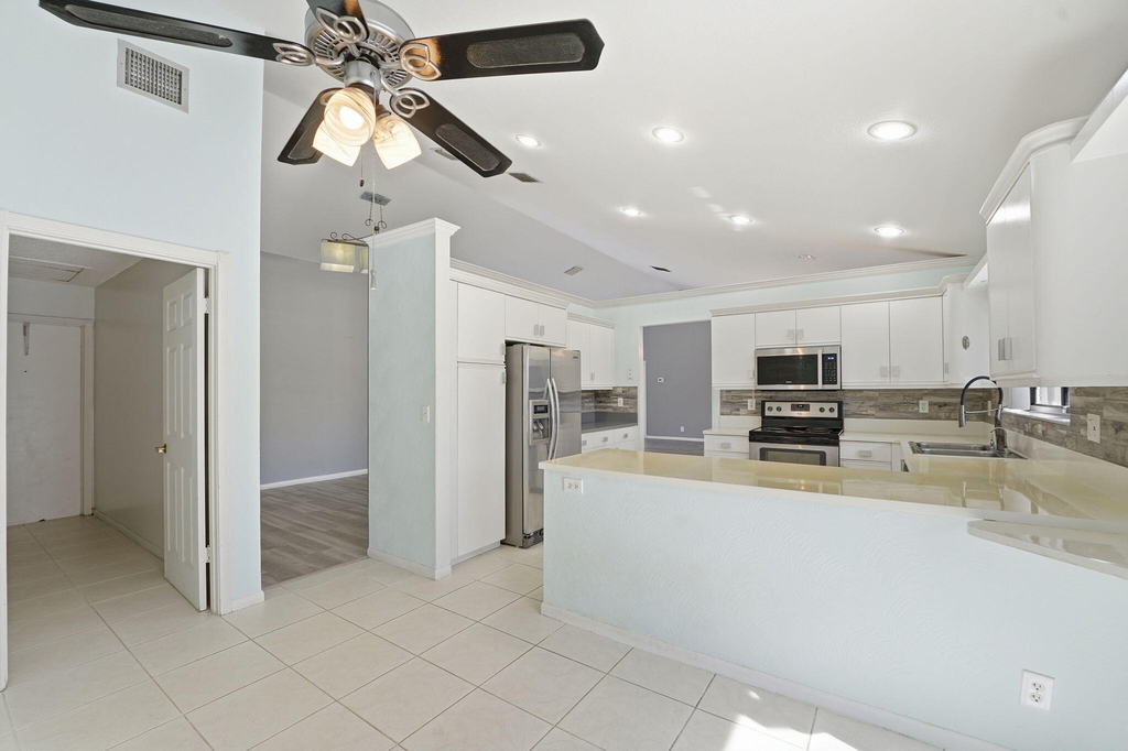 9284 Laurel Green Drive - Photo 11