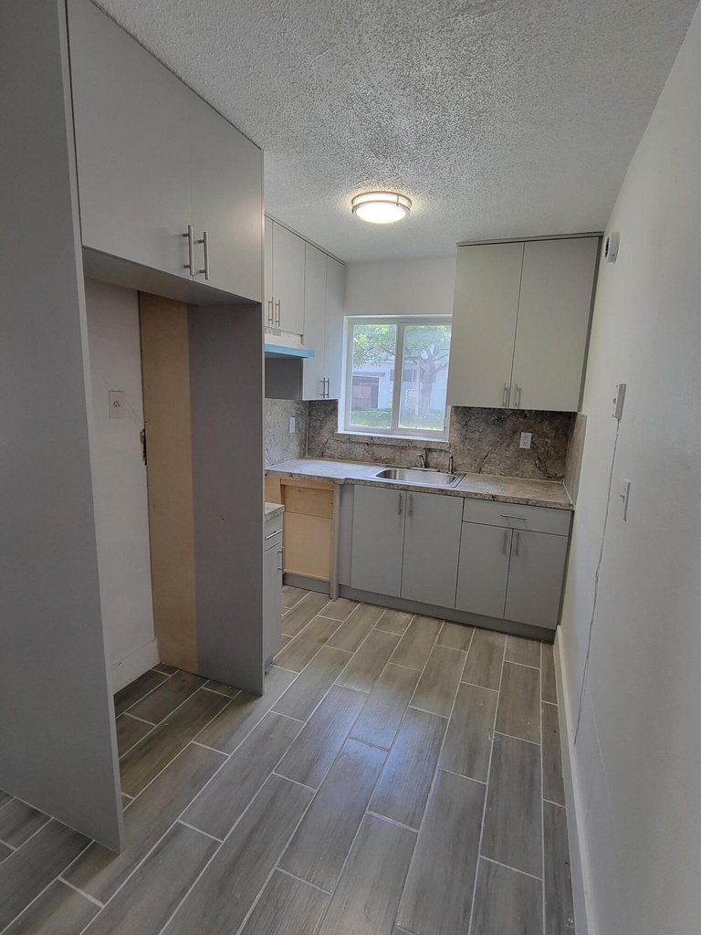 310 Nw 16th Avenue - Photo 3