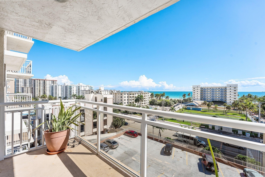 1600 S Ocean Drive - Photo 0