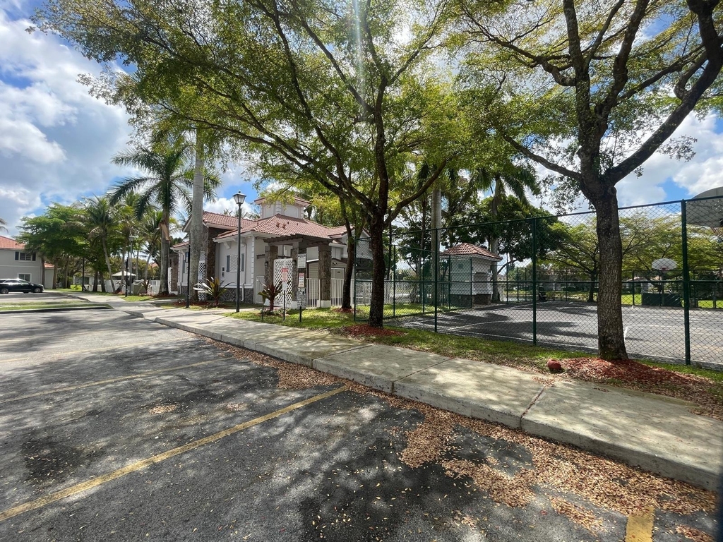2796 Sw 83rd Avenue - Photo 11