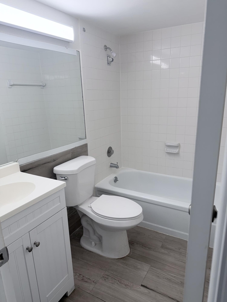 204 Canterbury I - Photo 5